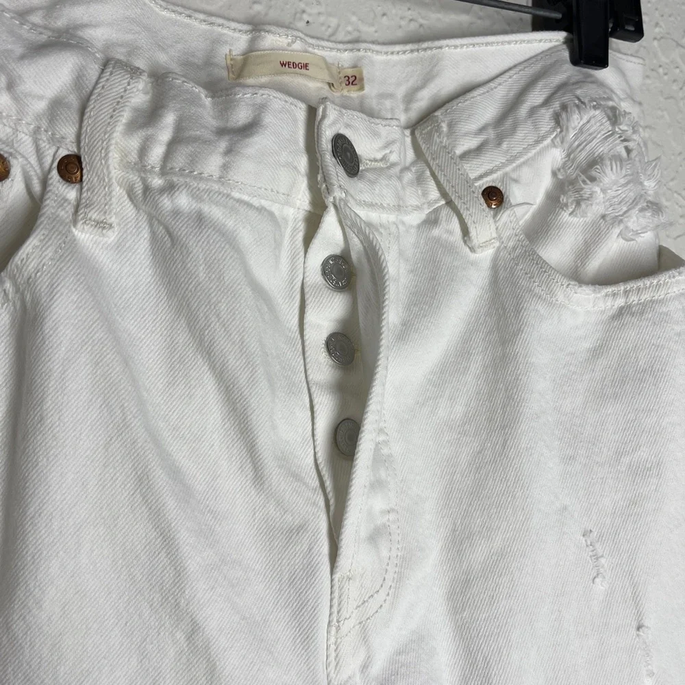 Levi's 501 Wedgie Straight Distressed White Jeans Sz 32 - Picture 10 of 14